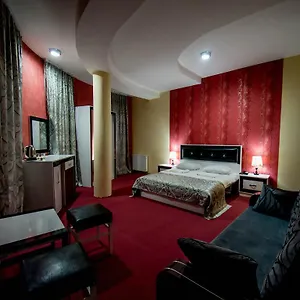 hotel-batoni.alltbilisihotels.com/
