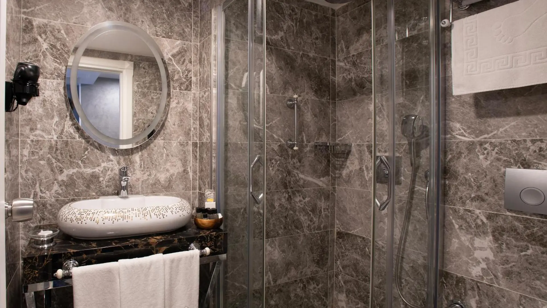 Istanbul Golden City Hotel 4*,  Turkey